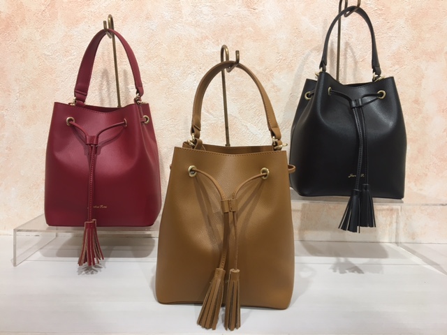 バッグを工夫するだけで秋コーデも簡単に Jewelna Rose ジュエルナローズ公式サイト